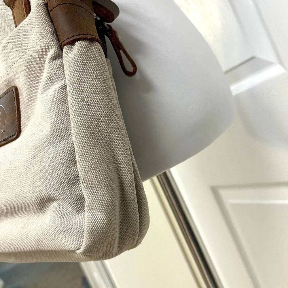 united leather this messenger